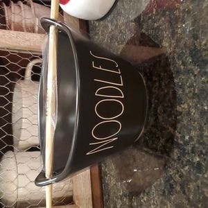 Rae Dunn Noodles black
